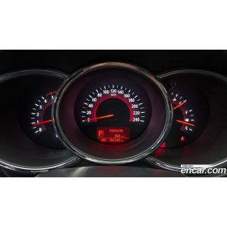 176136