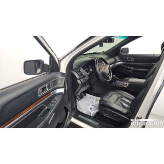 863300