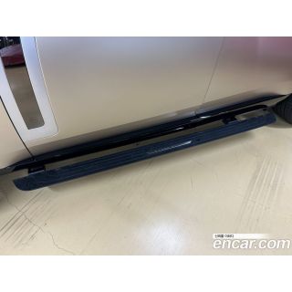 983023