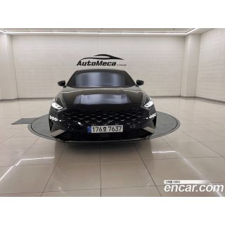 884707