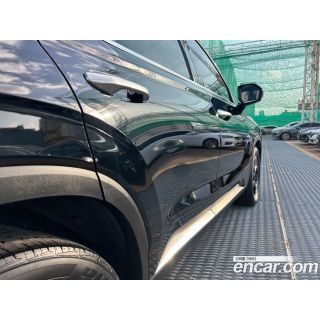 734300