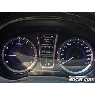 885582