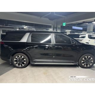 717933