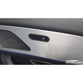 911364