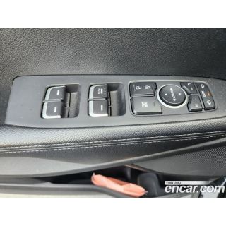 902563