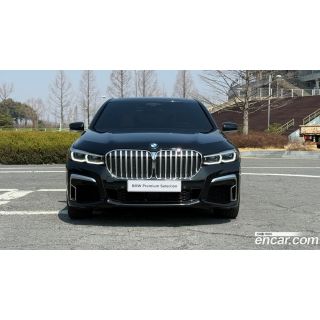 892118