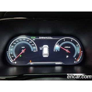 636863
