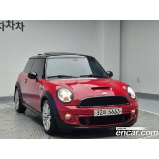 993700
