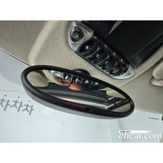 908993