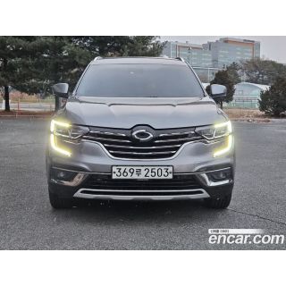 305818