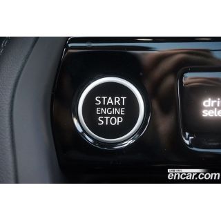 892897