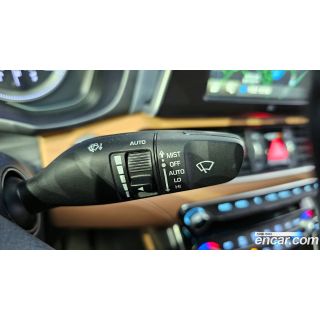305320
