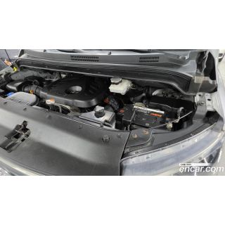 878699