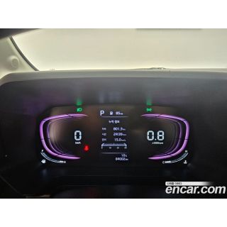 524437