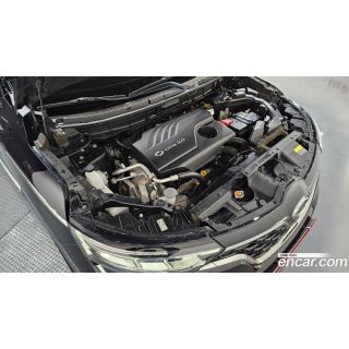843121
