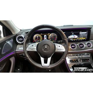 367358