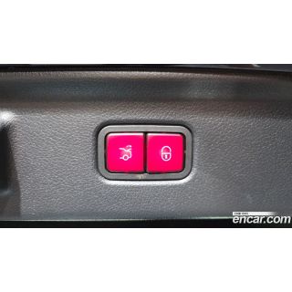 857605