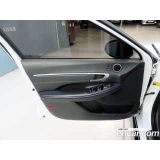 911995