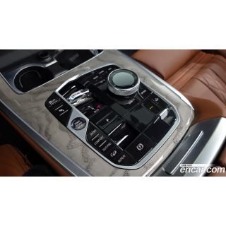 904363