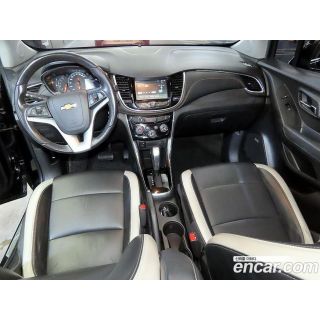 913370