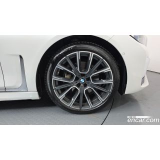 923802