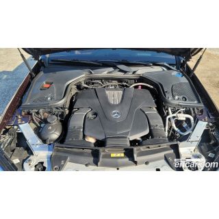 562972