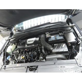 716882