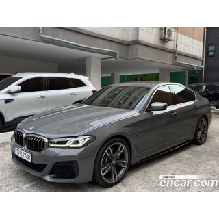 889098