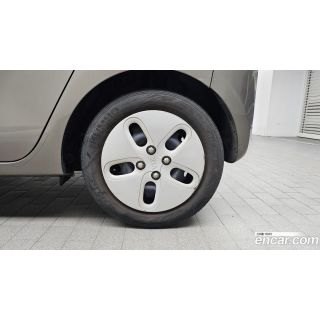 562779