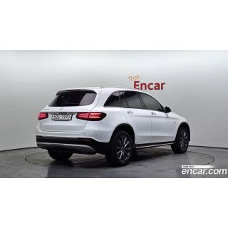 35733