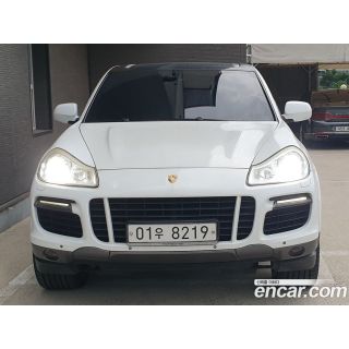 812562