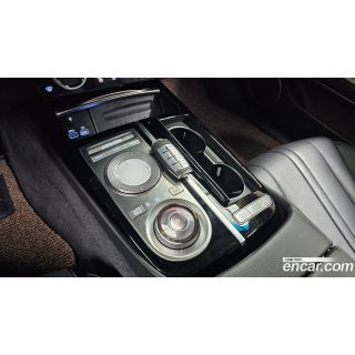 893911