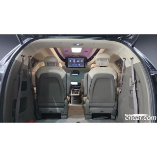 992890