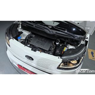 979574