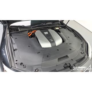 972989