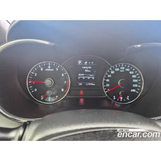 225823