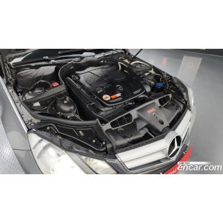 528625