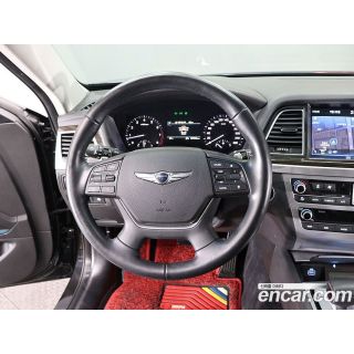 897526