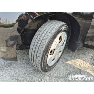 873817