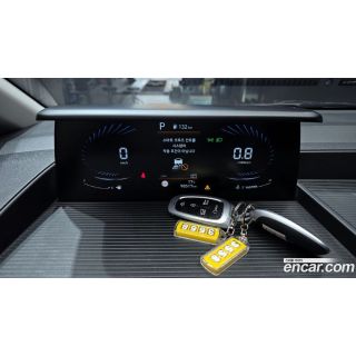 912233