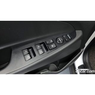 938583