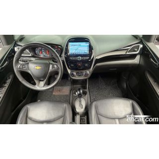 712884