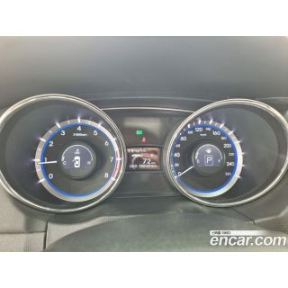 878379