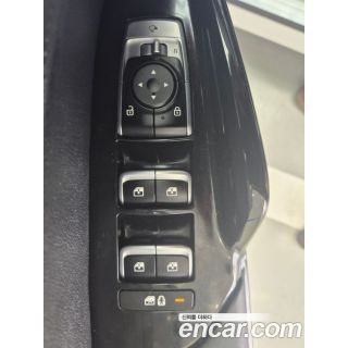 597643