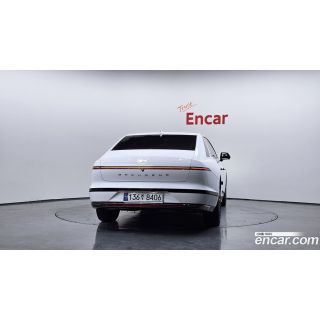 706903