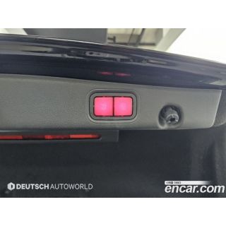 568308
