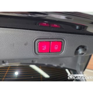 944933