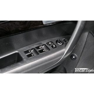 979863