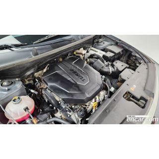 911960
