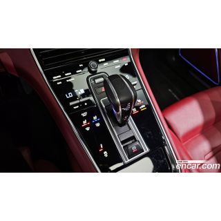688842